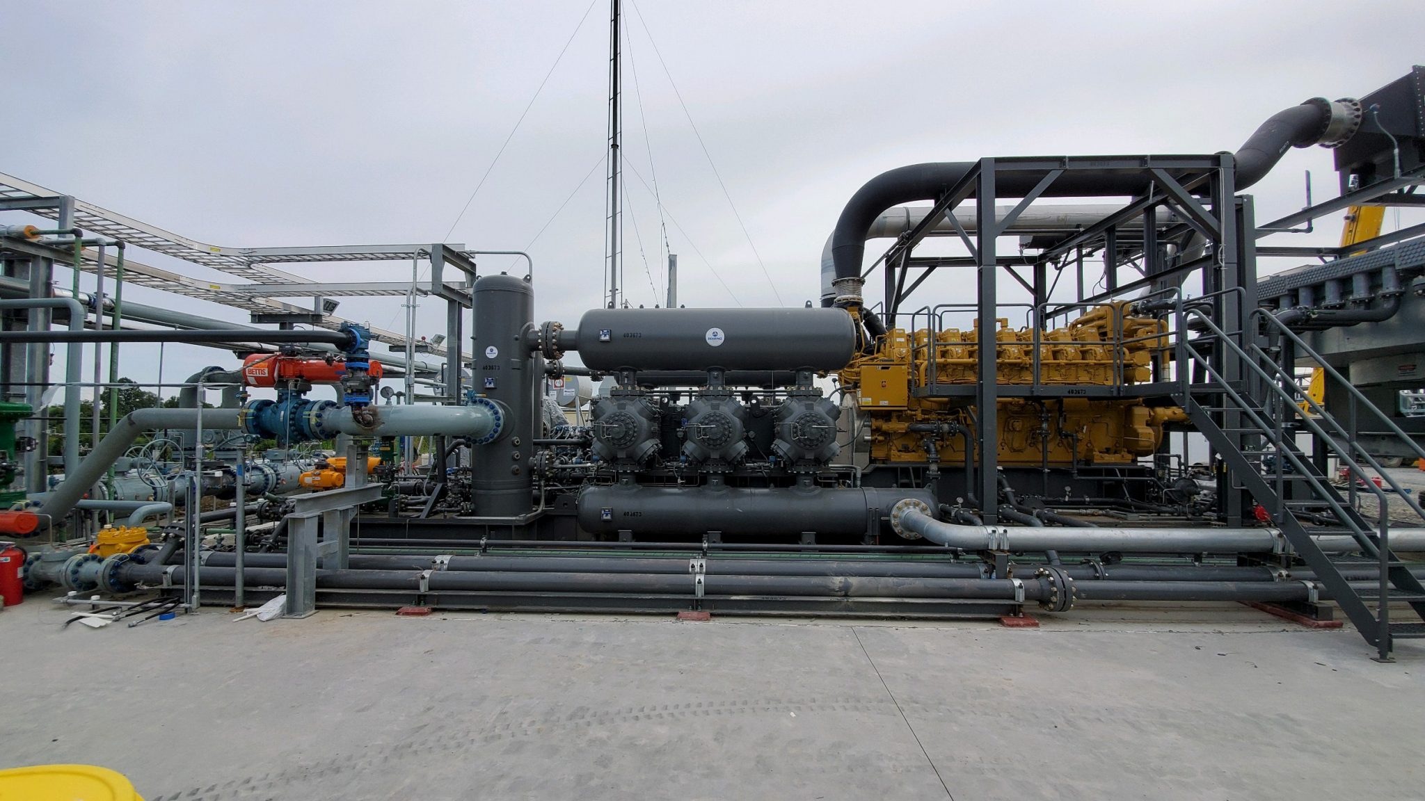 Dearing 6-Throw Compressor Package at an outdoor facility