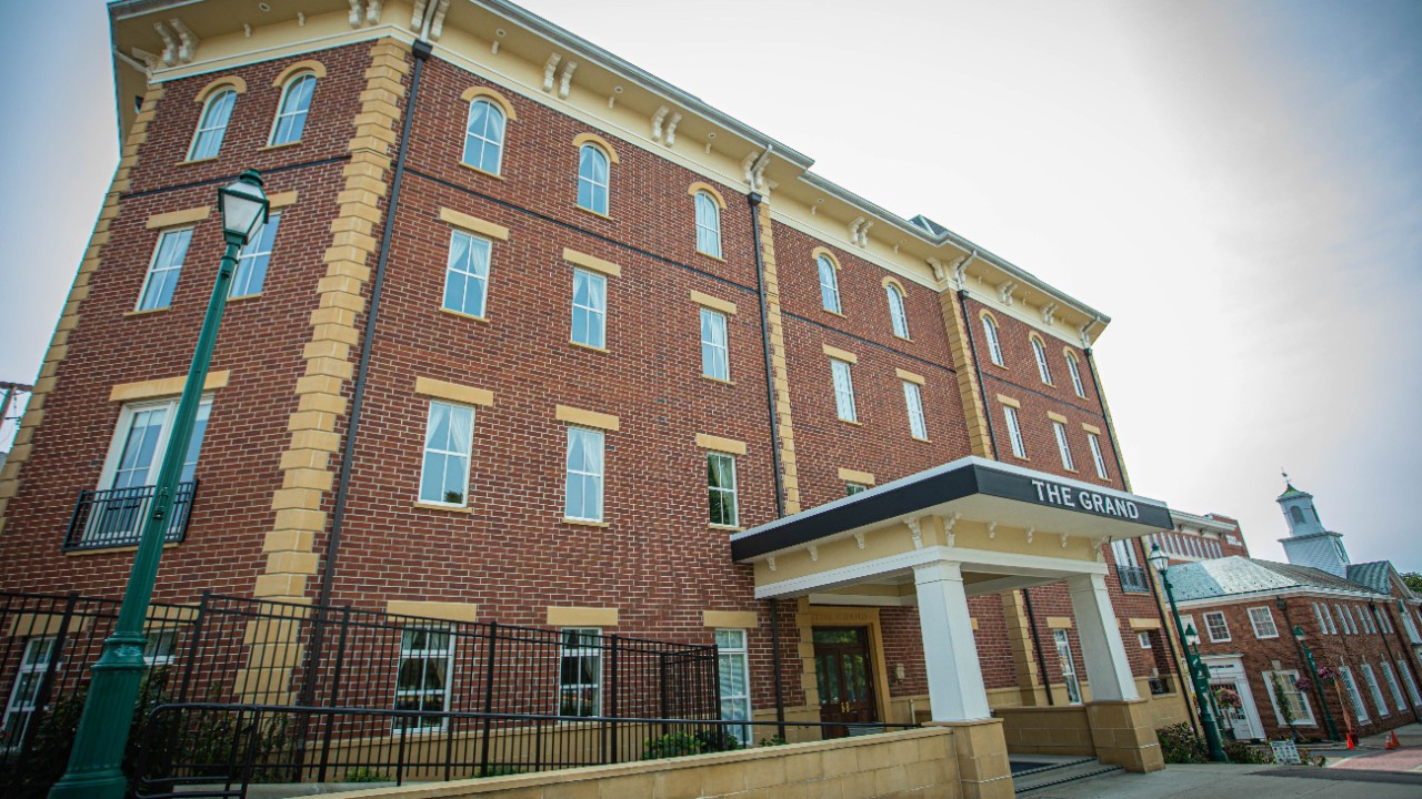 The grand Hotel on the Main St. square in downtown Mount Vernon